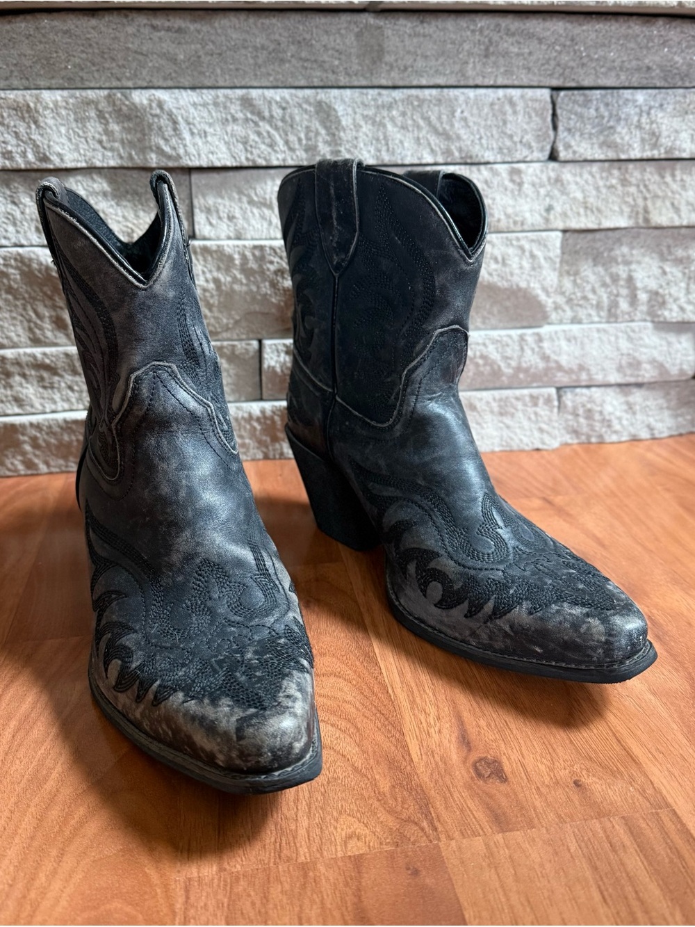 Ariat Chandler X Toe Western Boots Distressed Black